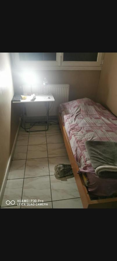 Room Near Paris Saint-Denis  Esterno foto